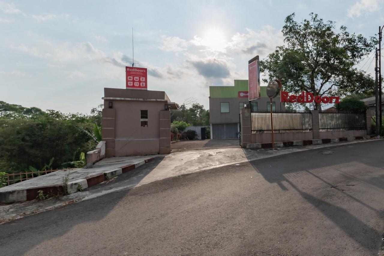 Reddoorz Syariah Near Rs Hermina Sukabumi Exterior foto