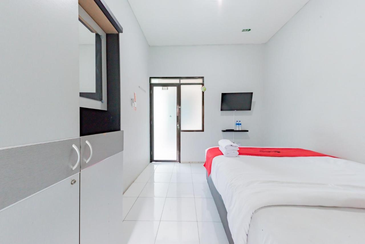 Reddoorz Syariah Near Rs Hermina Sukabumi Exterior foto