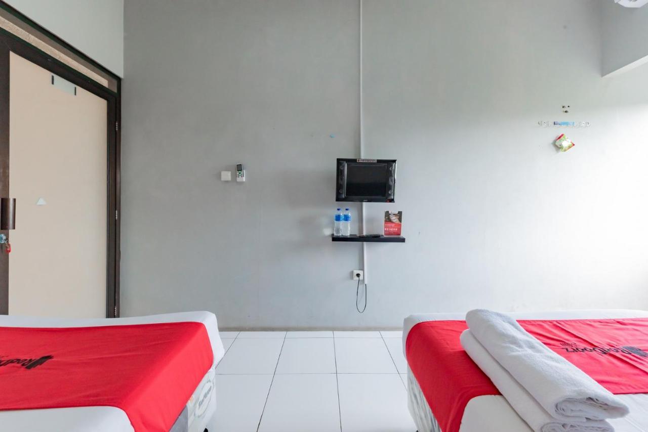 Reddoorz Syariah Near Rs Hermina Sukabumi Exterior foto