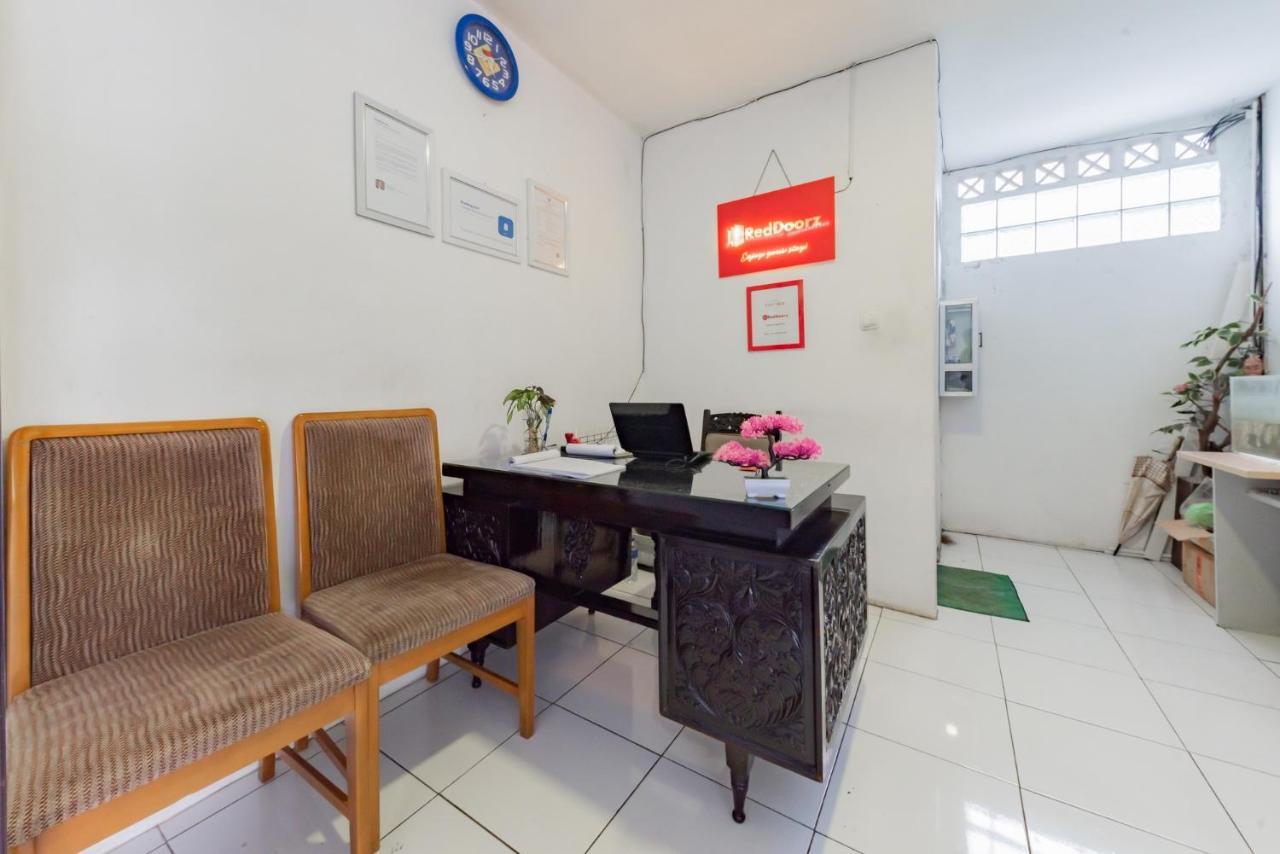 Reddoorz Syariah Near Rs Hermina Sukabumi Exterior foto